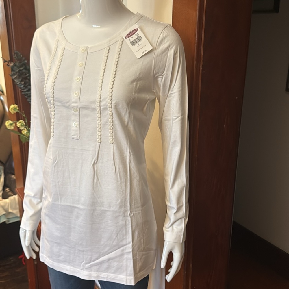 NWT northern reflections size small Women's cream/white Long Sleeve Top